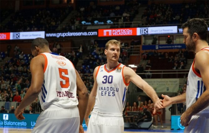 Efes Malaga’ya Direnemedi
