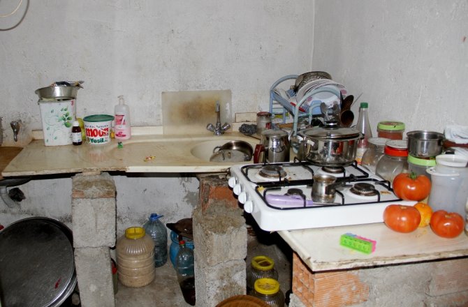 Derme Çatma Evde Yaşam Mücadelesi