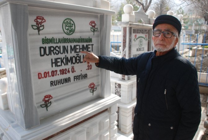 37 Yıldır Kendi Mezarını Ziyaret Ediyor
