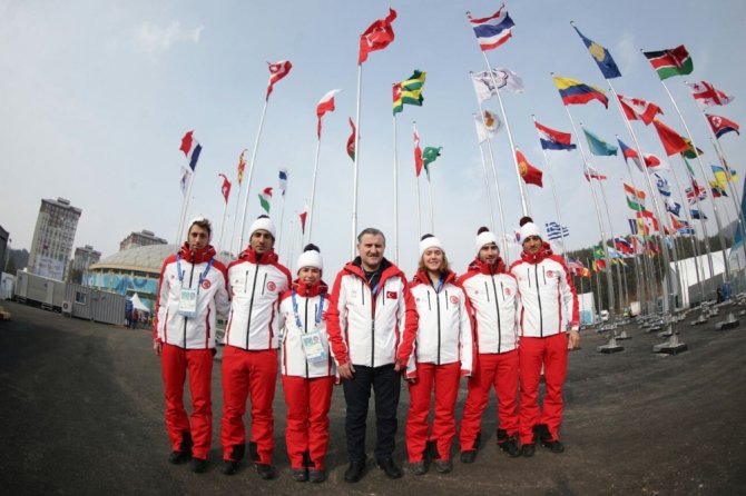 Bakan Bak Olimpiyat Köyünü Ziyaret Etti
