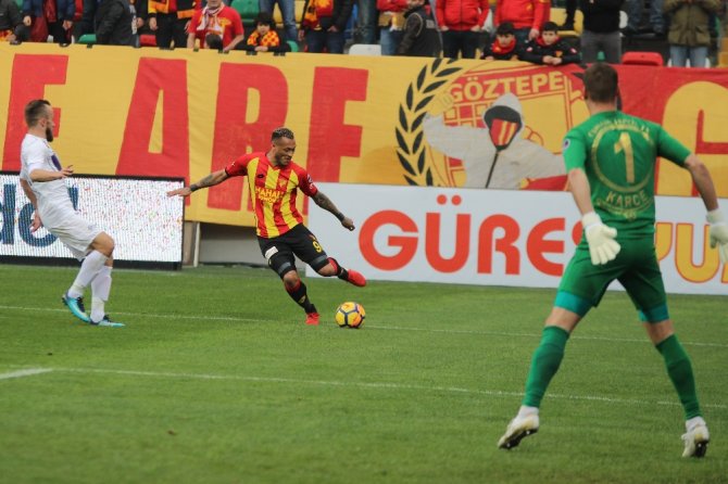 İzmir’de 6 Gol Var Kazanan Yok