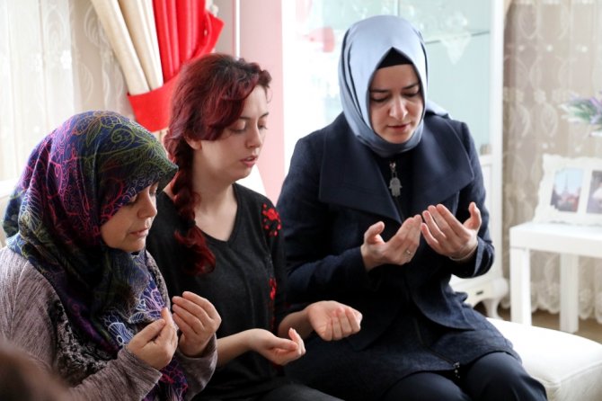 Bakan Kaya’dan Şehit Ailesine Ziyaret