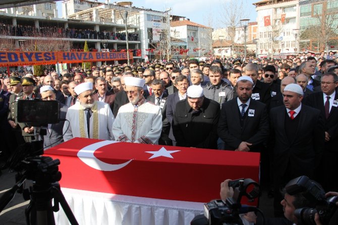 Afrin Şehidini Eşi Üniformasıyla Uğurladı