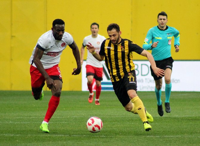 İstanbulspor Lideri De Devirdi