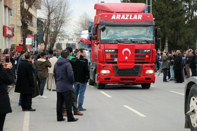 Tırcılardan Mehmetçik’e Destek Konvoyu