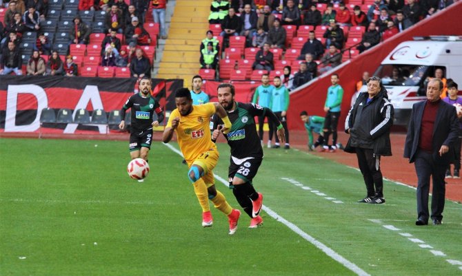 Es-es Evinde Rahat Kazandı
