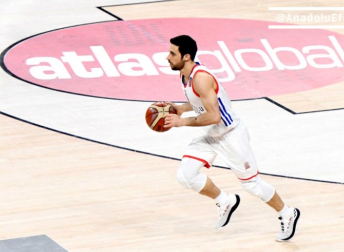Efes 12. Galibiyetini Aldı