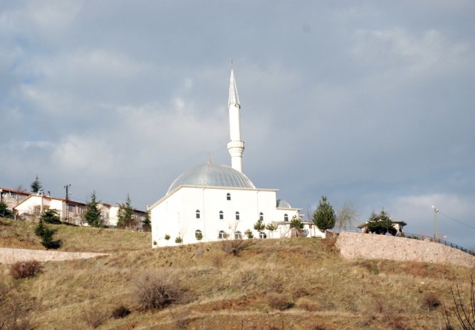 Caminin Tuvalet Kapısını Çaldılar