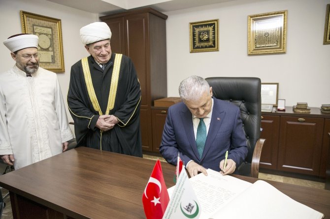 Başbakan Yıldırım, Minsk Camii’ni Ziyaret Etti