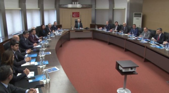 Kılıçdaroğlu, Yeni Myk Üyeleriyle Bir Araya Geldi