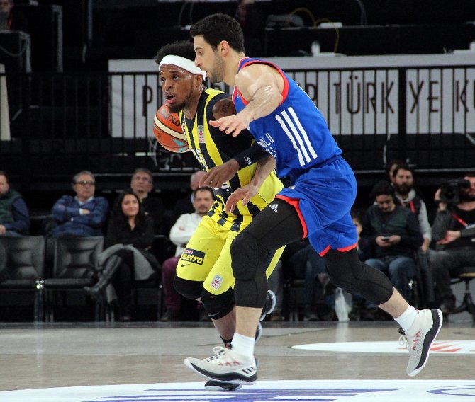 Anadolu Efes Fenerbahçe’yi Geçip Yarı Finale Yükseldi