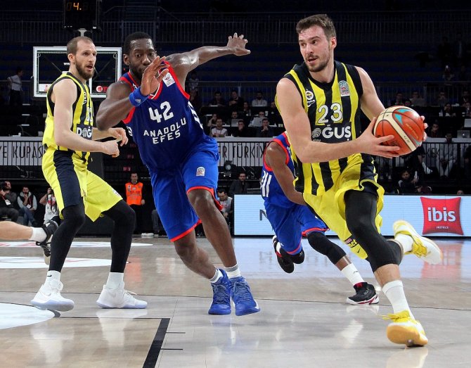 Anadolu Efes Fenerbahçe’yi Geçip Yarı Finale Yükseldi