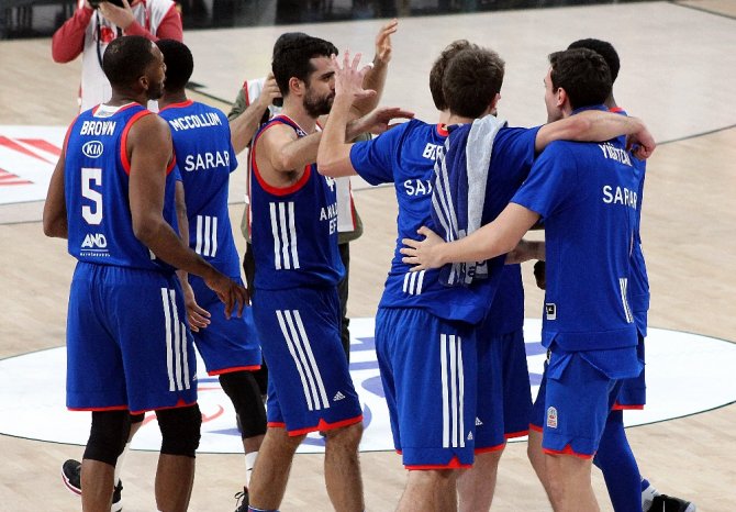 Anadolu Efes Fenerbahçe’yi Geçip Yarı Finale Yükseldi