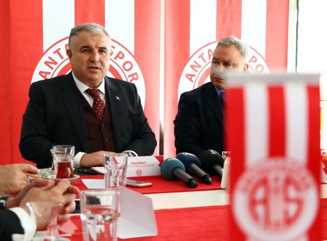 Antalyaspor Başkanı Bulut, Eto’o Gerçeğini Açıkladı