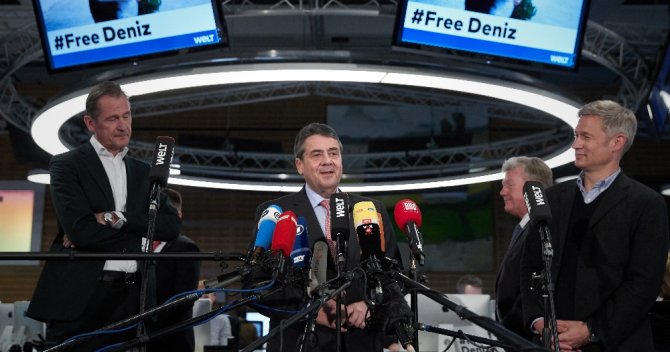 Almanya Dışişleri Bakanı Gabriel’den "Deniz Yücel" Açıklaması