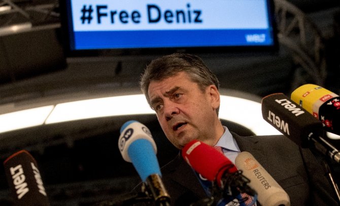 Almanya Dışişleri Bakanı Gabriel’den "Deniz Yücel" Açıklaması