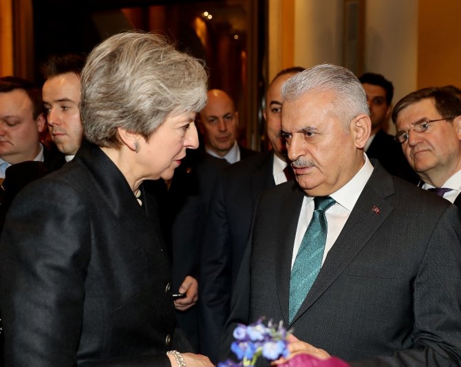 Yıldırım Fransalı Mevkidaşı İle Biraraya Geldii