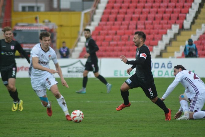 Balkes Evinde Berabere Kaldı