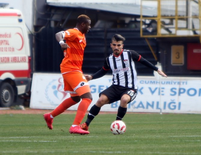 Adanaspor Son Dakikada Güldü