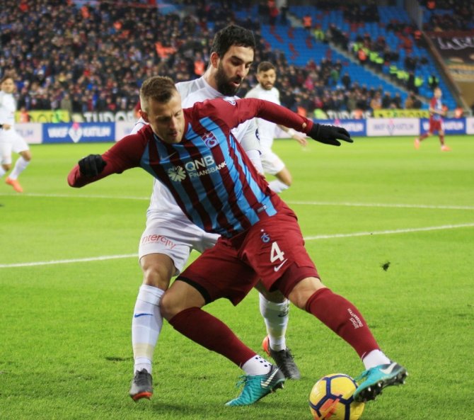 Spor Toto Süper Lig: Trabzonspor: 0 - Medipol Başakşehir: 1 (İlk Yarı)
