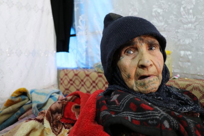 Teröristlerin Yaraladığı Annesini 10 Kilometre Sırtında Taşıdı