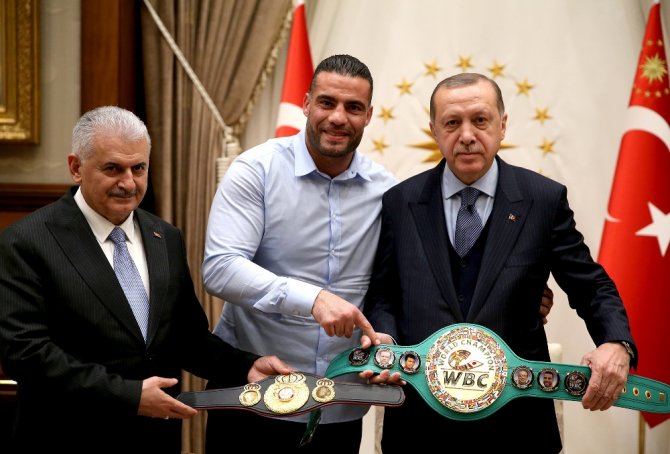 Erdoğan Suriyeli Şampiyon Boksörü Kabul Etti