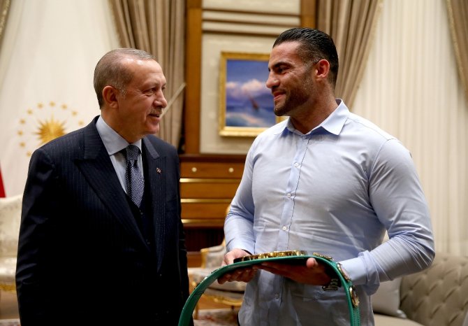 Erdoğan Suriyeli Şampiyon Boksörü Kabul Etti