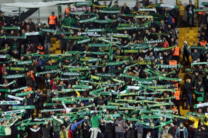 İlk Yarı Akhisarspor’un Üstünlüğüyle Bitti