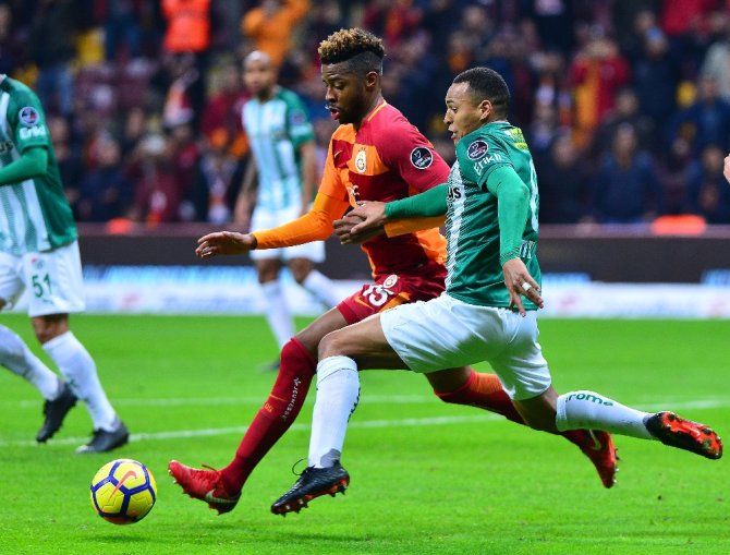 Aslan Timsah’ı Gole Boğdu