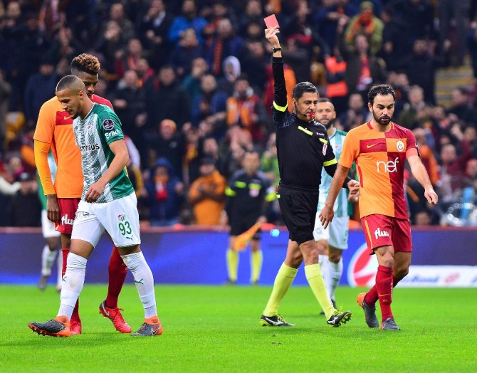 Aslan Timsah’ı Gole Boğdu