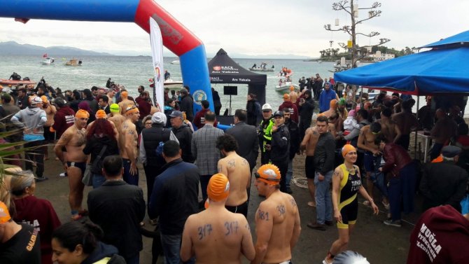 12. Datça Açık Deniz Kış Yüzme Maratonu Başladı