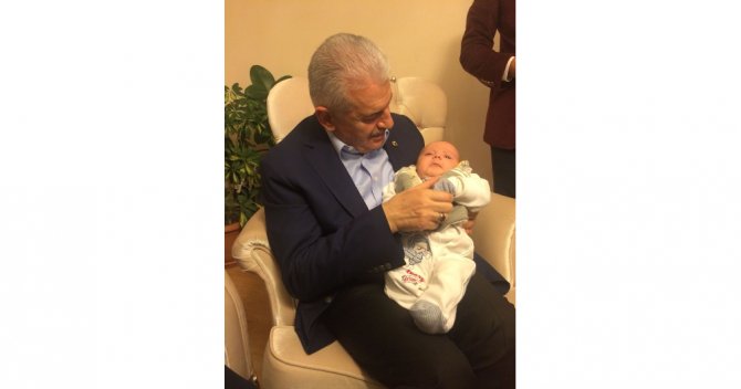 Başbakan Yıldırım Bıçaklanan Belediye Başkanını Ziyaret Etti