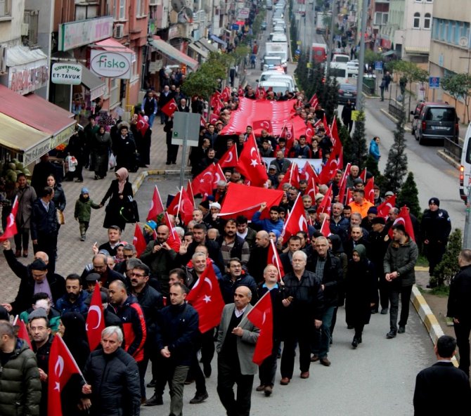 Giresun’da Vatandaşlar ‘Zeytin Dalı Harekatı’ İçin Yürüdü