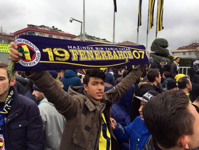 Fenerbahçe Tesislerden Ayrıldı