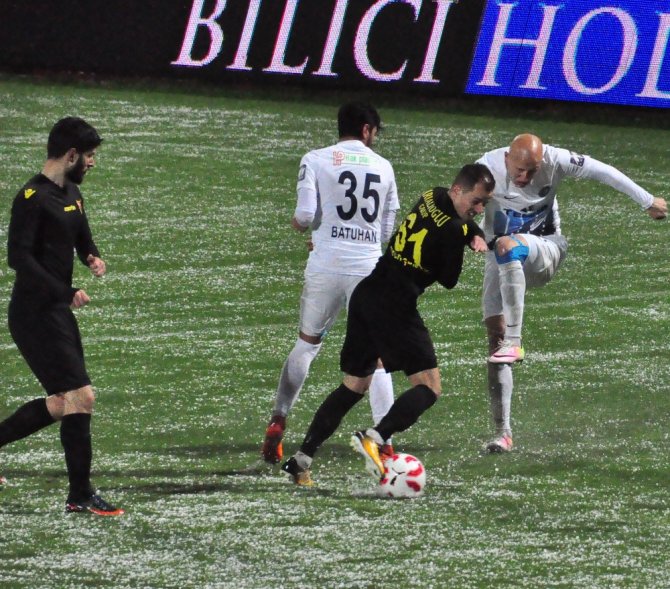 Adana Demirspor - İstanbulspor Karşılaşması Yarıda Kaldı