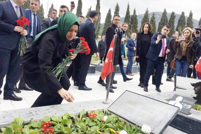 Bakanlar Soma Maden Şehitliğinde