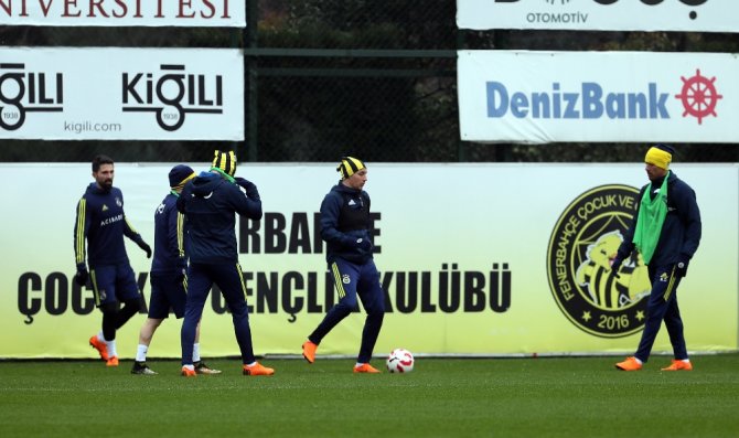 Fenerbahçe Derbiye Sıkı Hazırlanıyor
