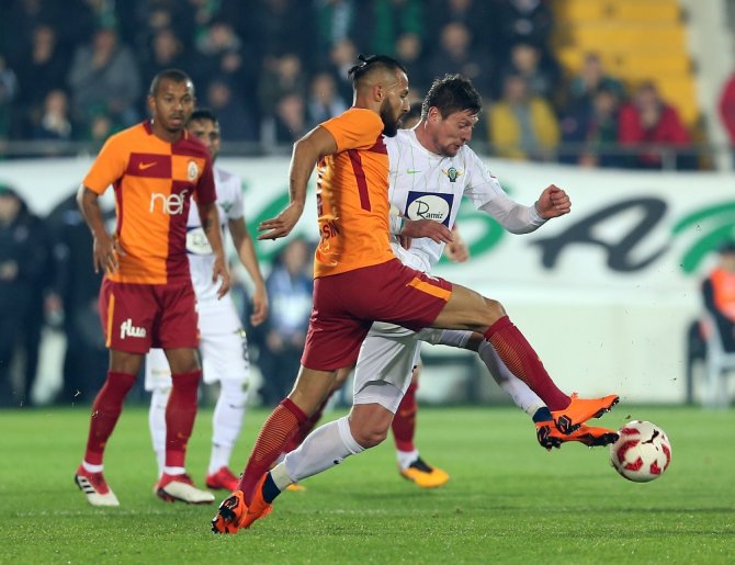 Aslan Finale Göz Kırptı