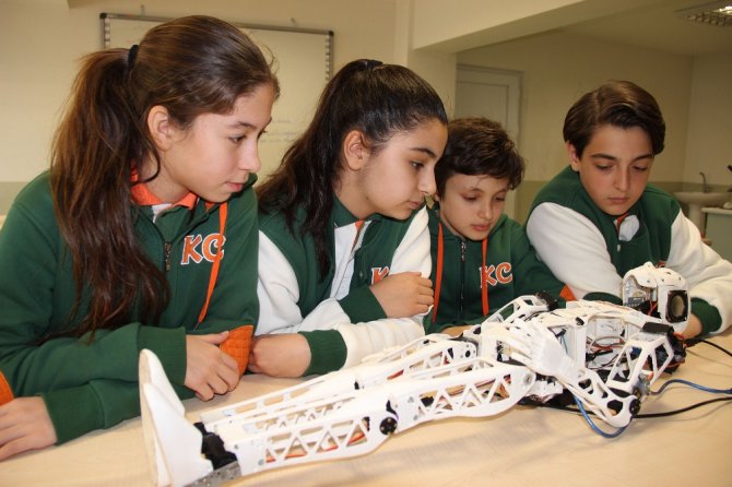 Amaçları Askerlerin Yanında Savaşacak Robot Yapmak