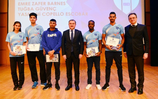 Osman Aşkın Bak, Enka Ödül Törenine Katıldı