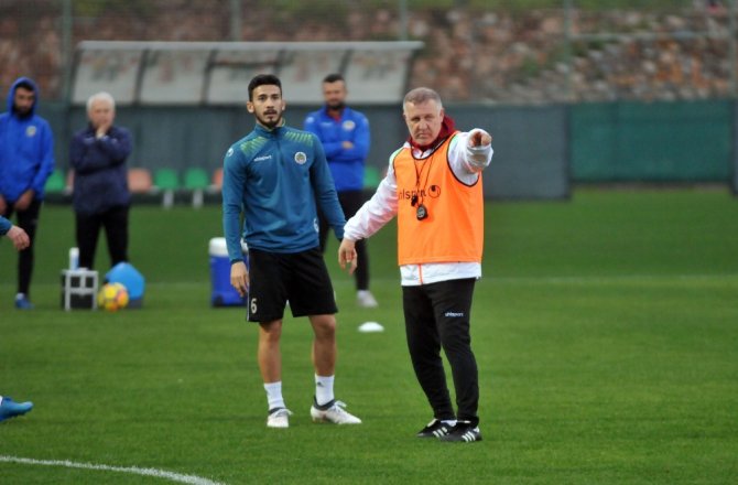 Alanyaspor’da Gençlerbirliği Mesaisi Sürüyor