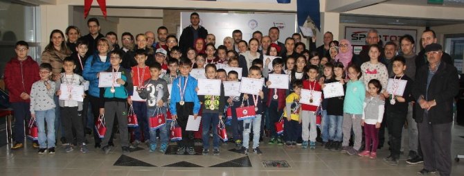 Trabzon’daki Santarnaç Turnuvasına 12 İlden 400’ün Üzerinde Kişi Katıldı