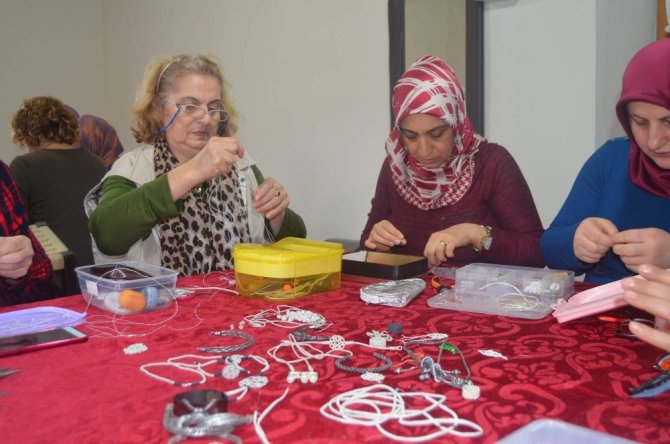 65 Yaşında Kazaziye Öğrenmeye Başladı