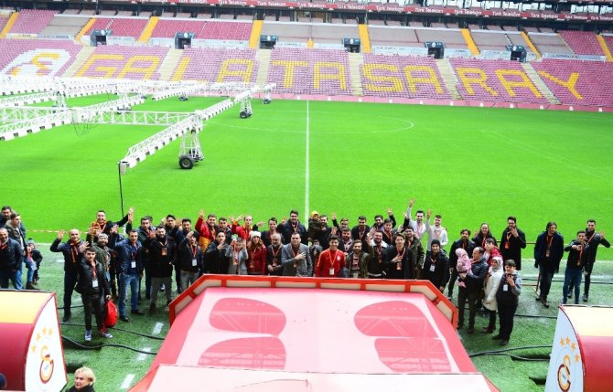 Galatasaray Stadyum Müzesi Taraftarla Buluştu