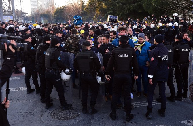 Fenerbahçe Taraftarı Stada Geldi