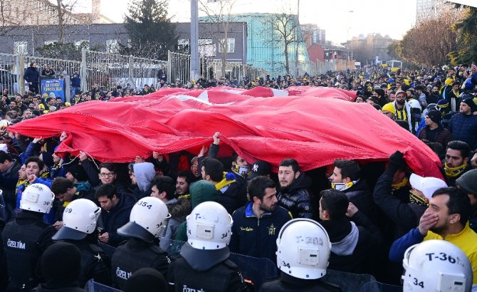 Fenerbahçe Taraftarı Stada Geldi