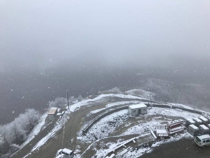 Trabzon’a Kar Beşikdüzü İlçesinden Girdi