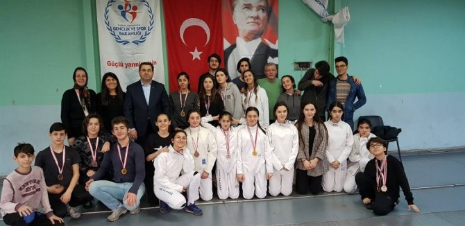 Trabzon’da Eskrim Sporuna Olan İlgi Artıyor, Milli Sporcu Sayısı Yükseliyor