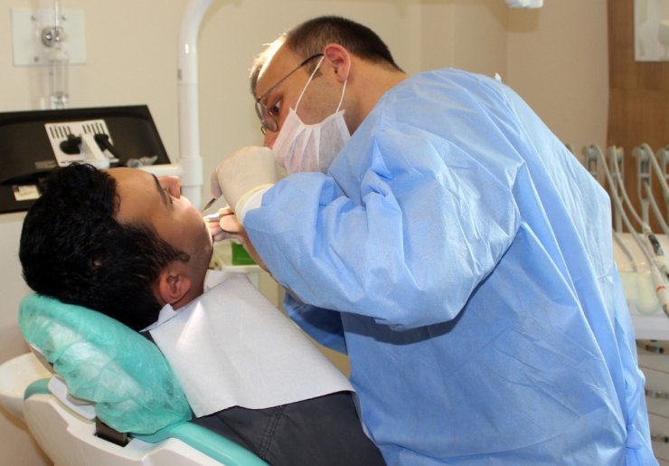 Diş Taşı Ağız Sağlığını Olumsuz Etkiliyor