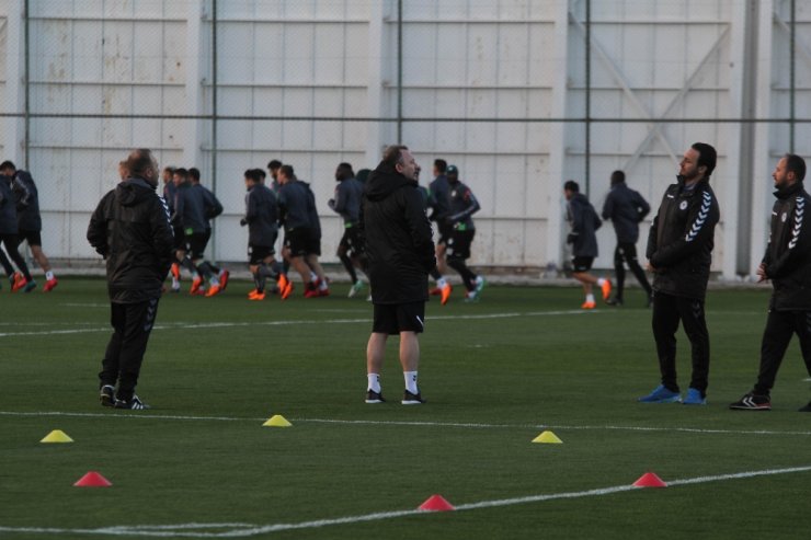 Sergen Yalçın Konyaspor’da İlk Antrenmanına Çıktı
